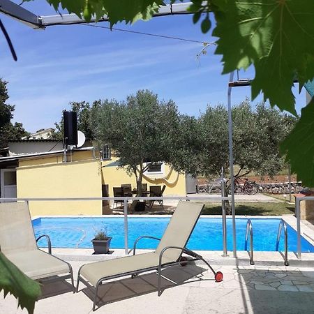 Apartments Familie Vujec Skrbčići Εξωτερικό φωτογραφία