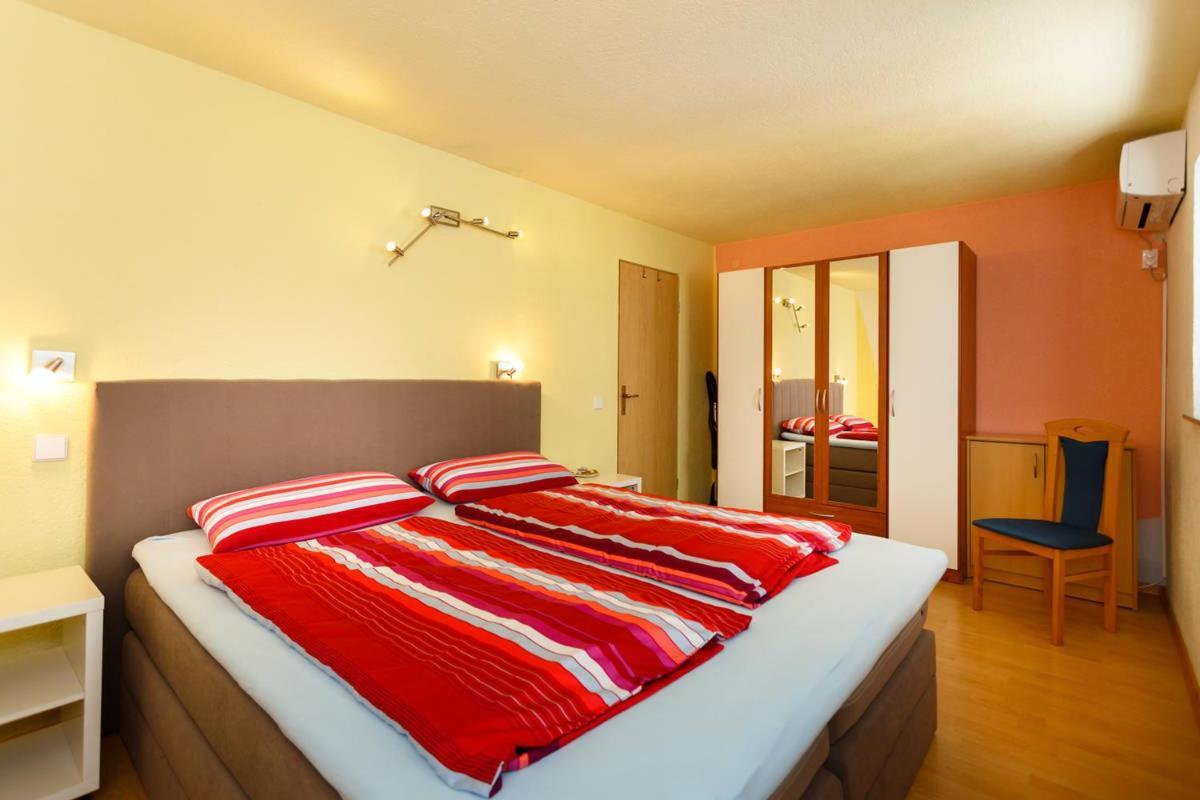 Apartments Familie Vujec Skrbčići Εξωτερικό φωτογραφία