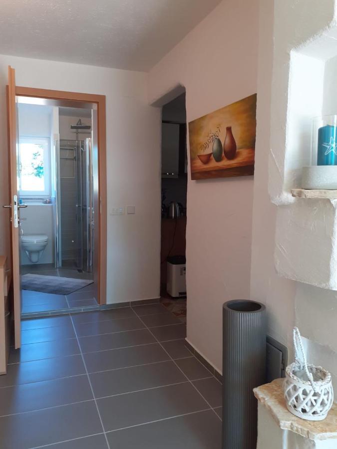 Apartments Familie Vujec Skrbčići Εξωτερικό φωτογραφία
